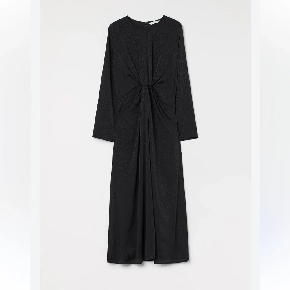 Elegant Black Long Sleeve Dress - Picture 3 of 3
